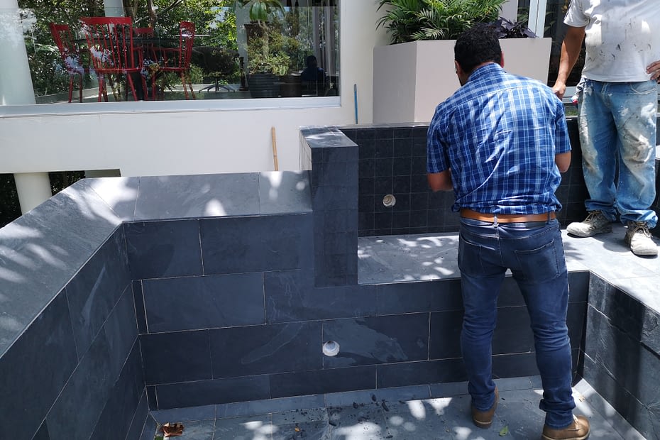 Piscina en construcción